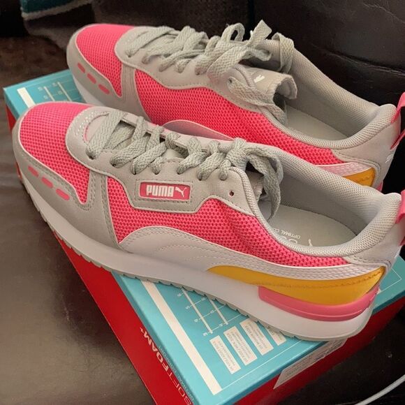 Puma Women’s R78  - Picture 2 of 8